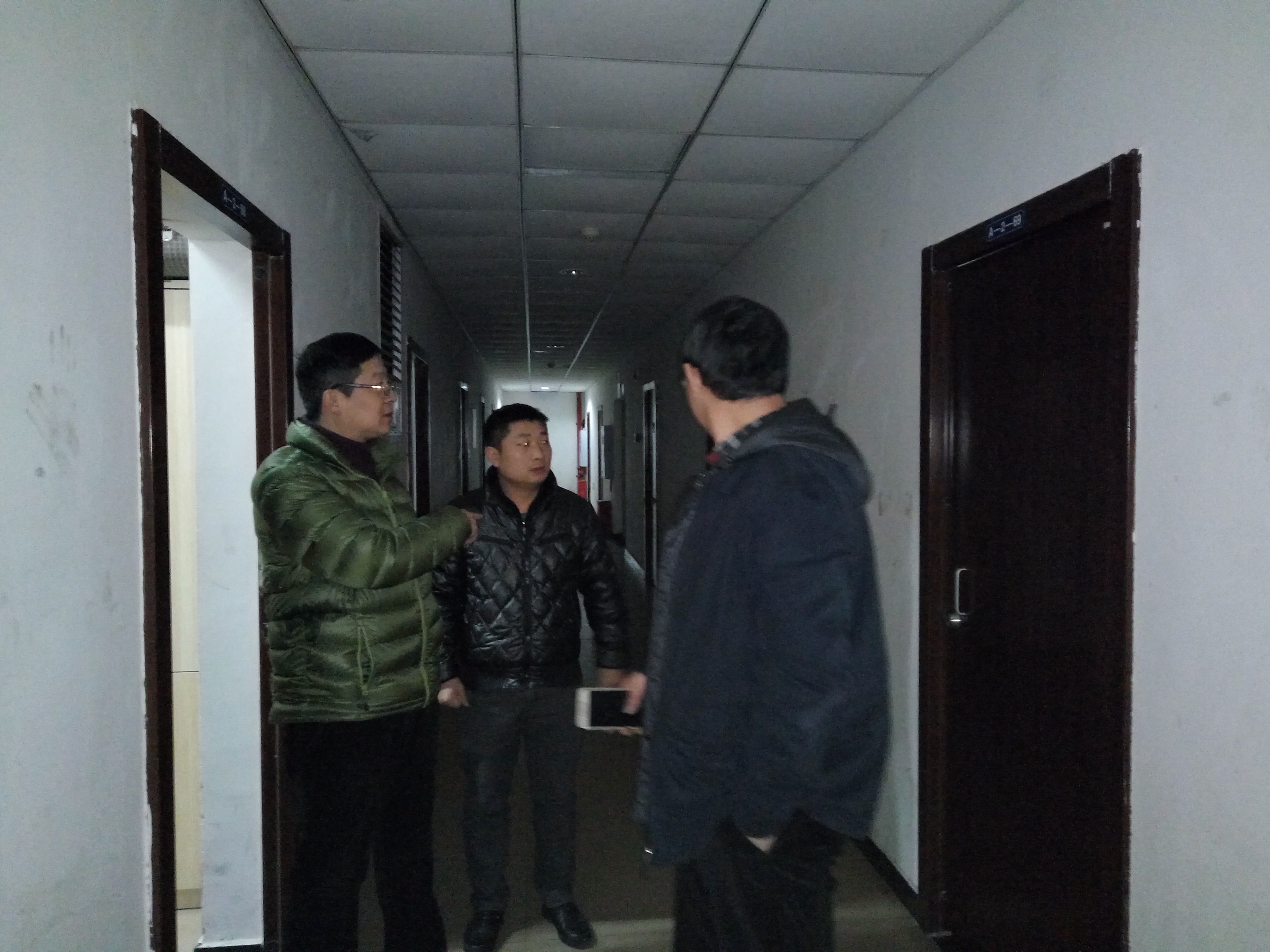重庆公共运输职业学院"圣诞夜"学生宿舍安全检查