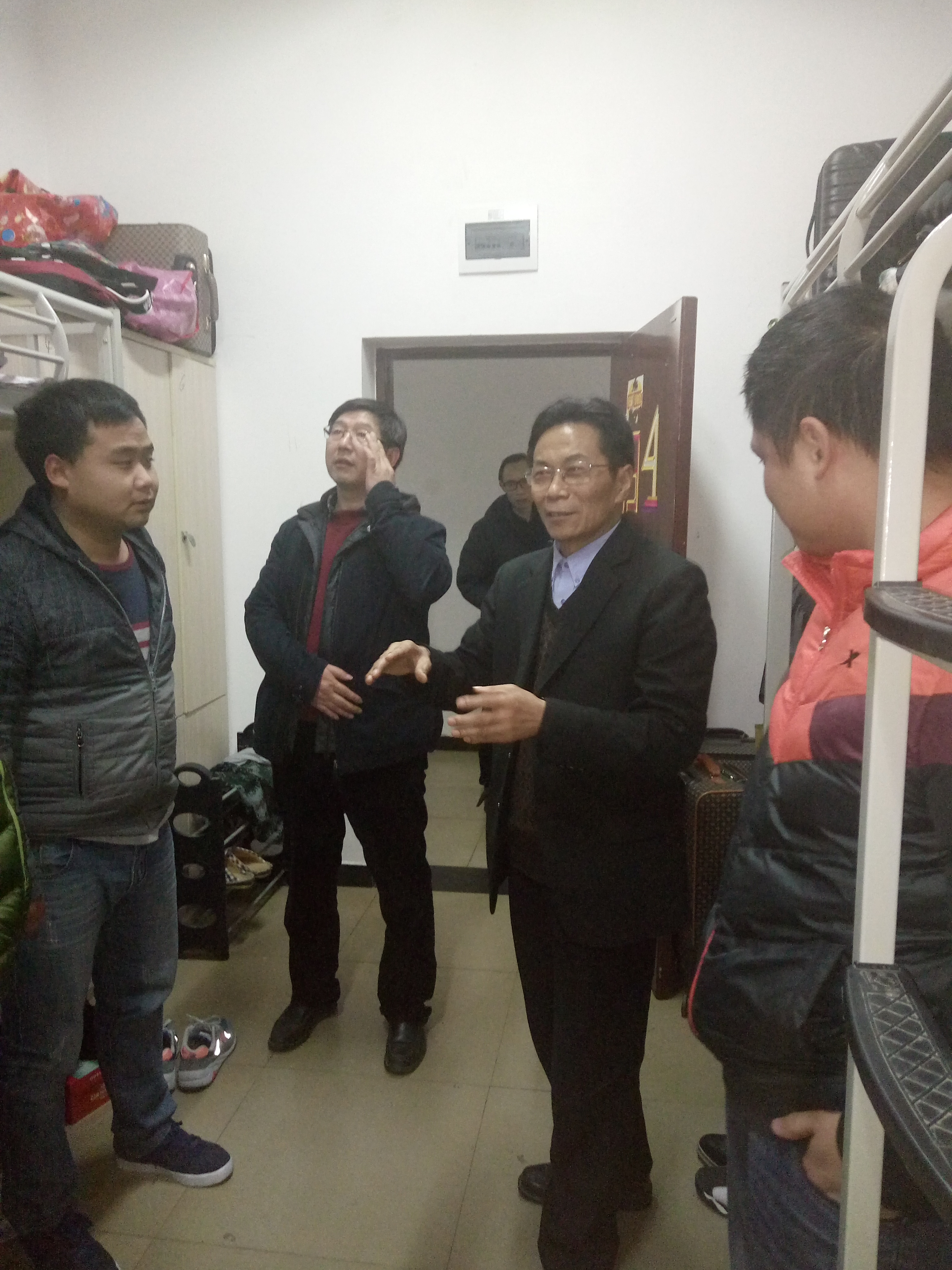 重庆公共运输职业学院圣诞夜宿舍安全检查