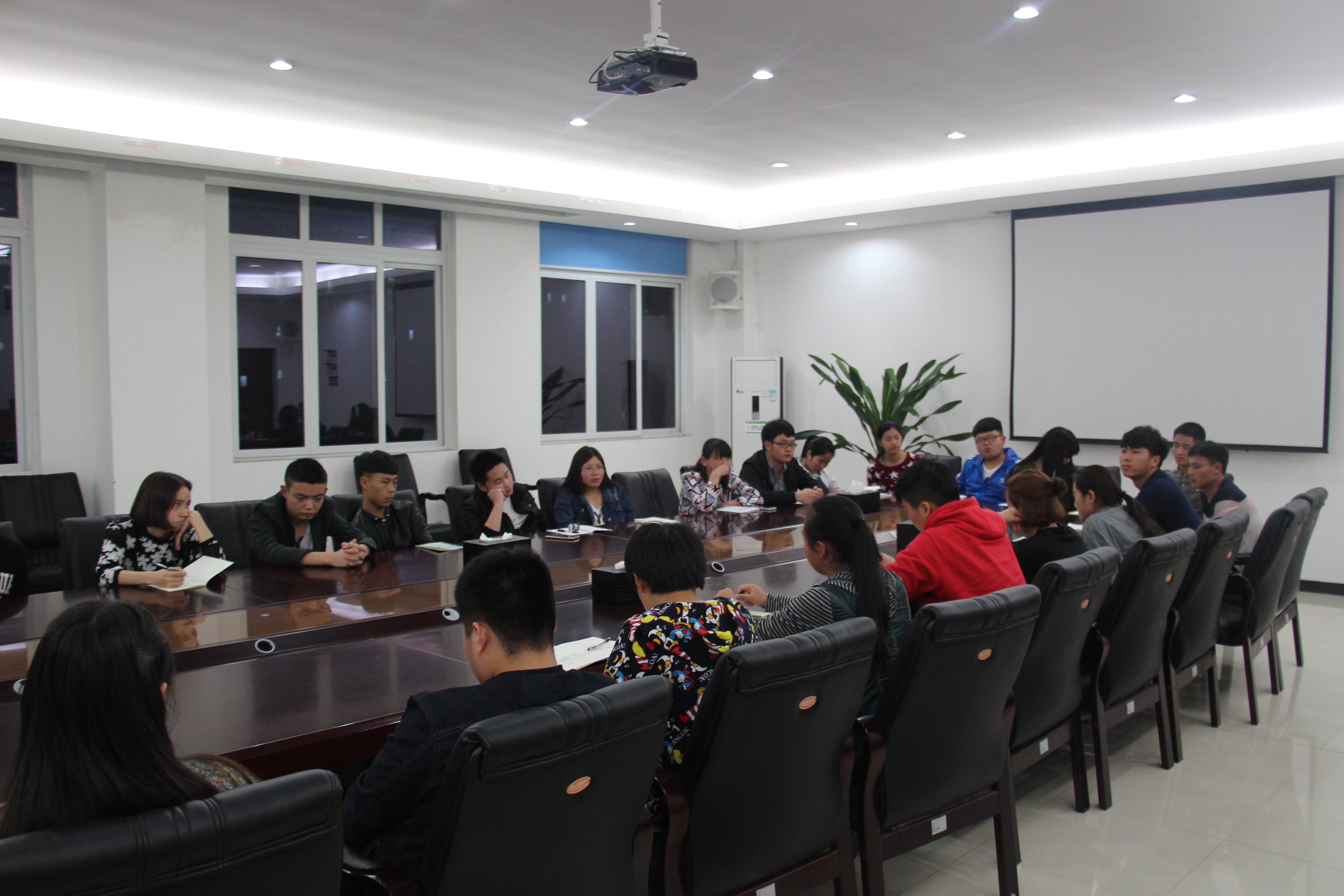 学生座谈会