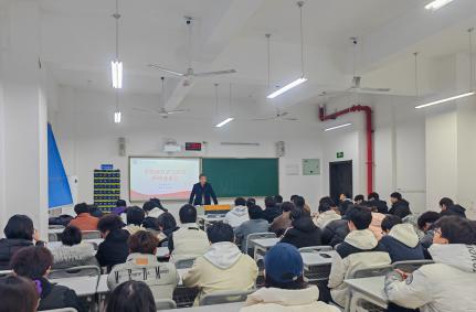 智能装备学院 召开2025级红岩工匠班师生座谈会