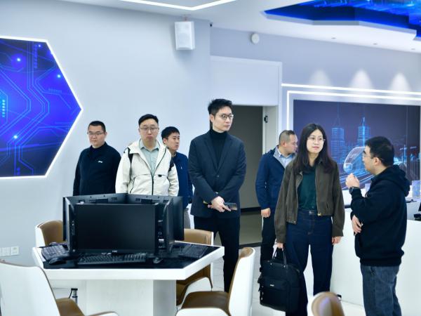 上海交通大学重庆人工智能研究院相关负责人来校参观座谈