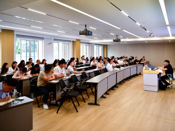 学校举行2026年上半年意识形态专题培训