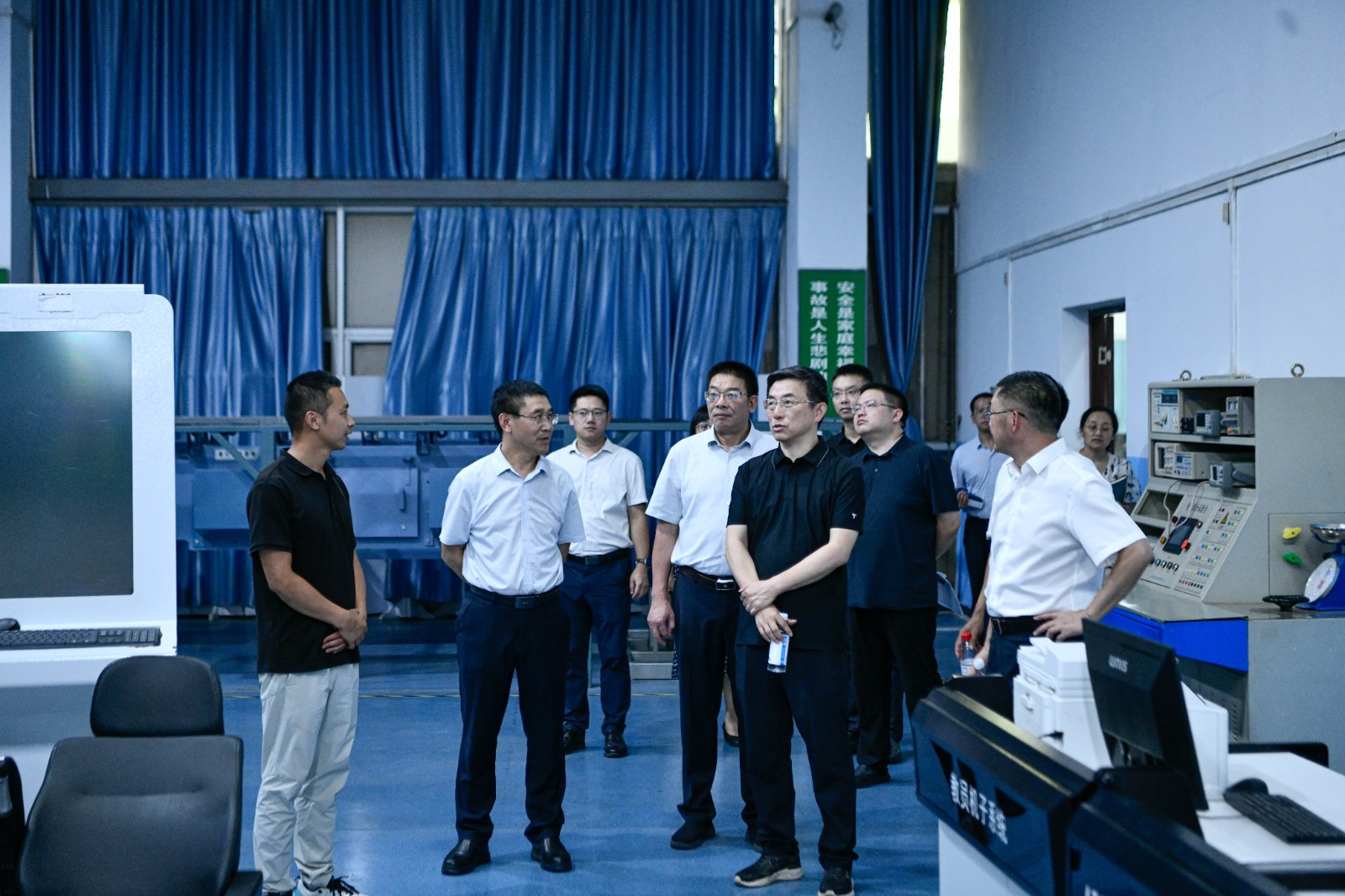 重庆市委教育工委委员、市教委副主任李劲渝带队到我校检查督导秋季学期开学工作