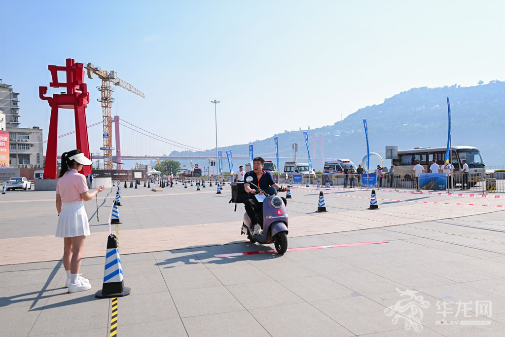 我校（交通工匠学院）推出高质量服务助力忠县承办市级网约配送员技能竞赛